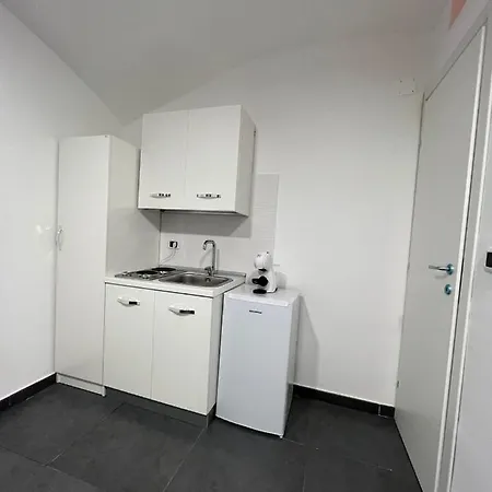 House Della Grotta Apartment