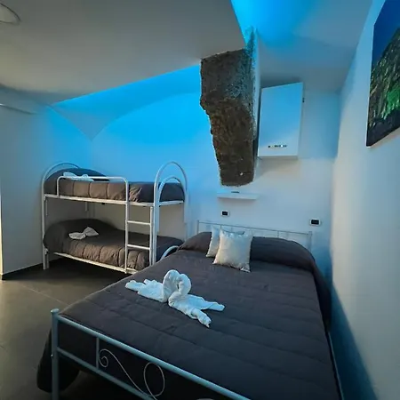 House Della Grotta *