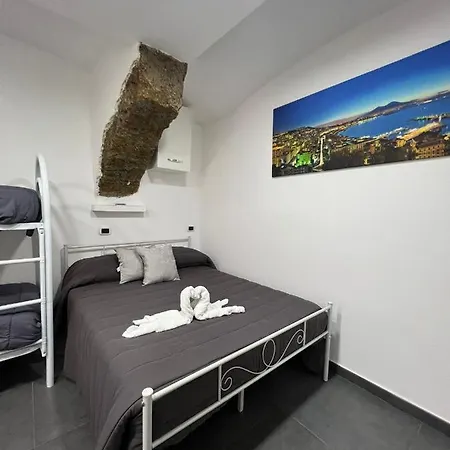 House Della Grotta * Neapol